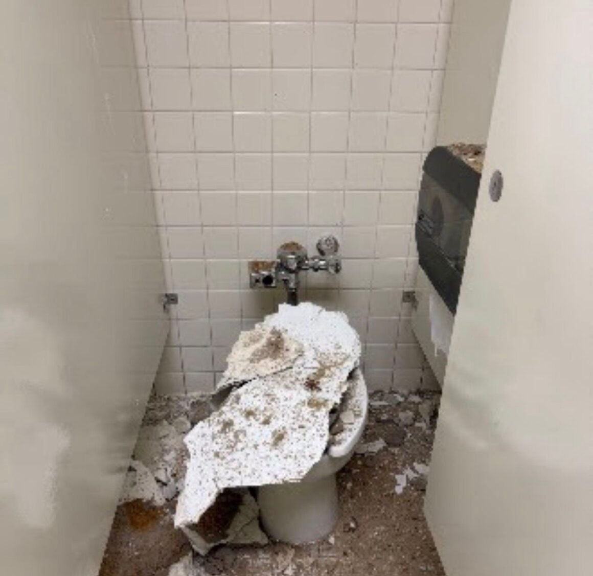 Mice, a Caved-In Ceiling, and Cloudy Water: The GSA’s New Office Is Falling Apart
